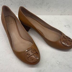 Tory Burch Mestico 45mm block heel powder coated logo size 9.5 camel